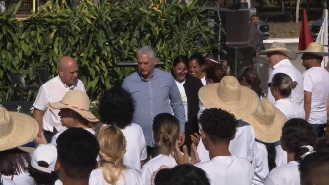Miguel Díaz-Canel preside acto nacional por el aniversario 130 de la ...