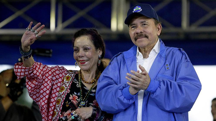 Daniel Ortega y  Rosario Murillo