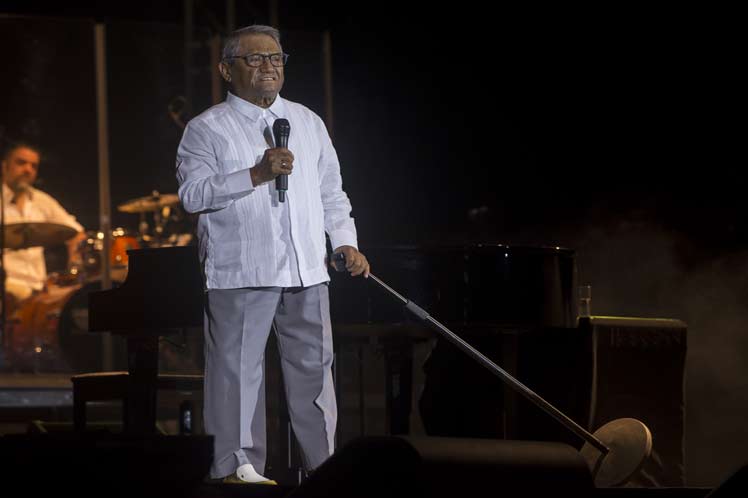 Cantautor mexicano Armando Manzanero en Cuba.