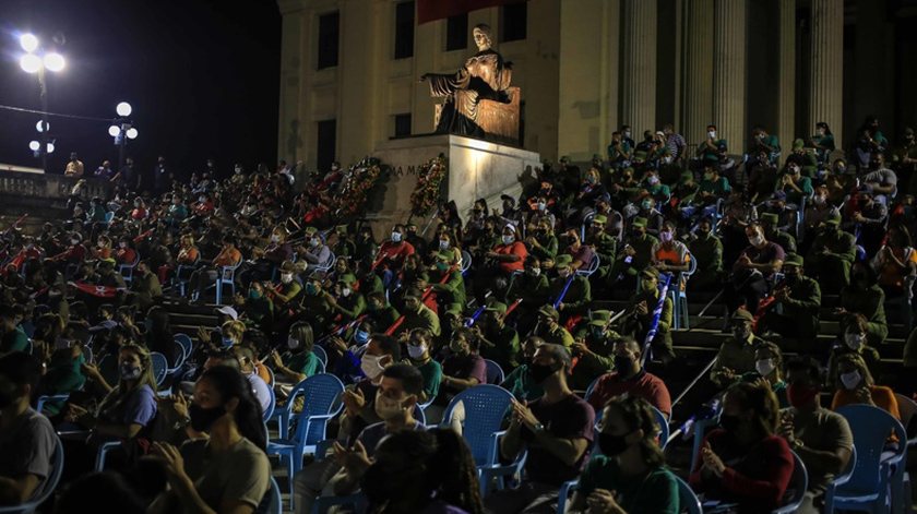 Con la presencia de Díaz-Canel, homenaje a Fidel en la Colina Universitaria