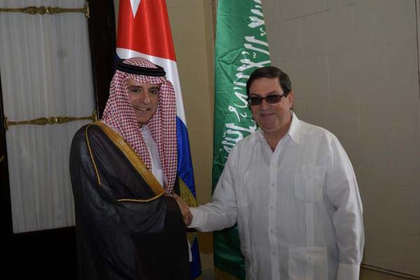 Bruno Rodríguez Parrilla, ministro de Relaciones Exteriores de Cuba, y su homólogo de Arabia Saudita, Adel al-Jubeir