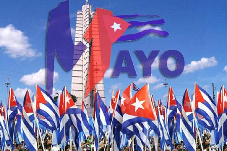 Banderas cubanas por el primero de mayo