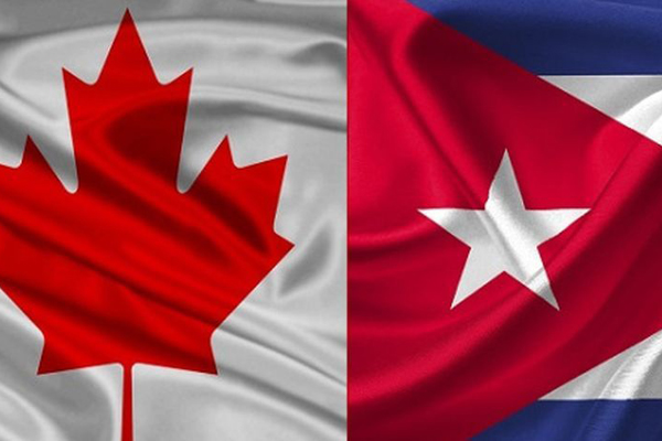 Banderas de Cuba y Canadá
