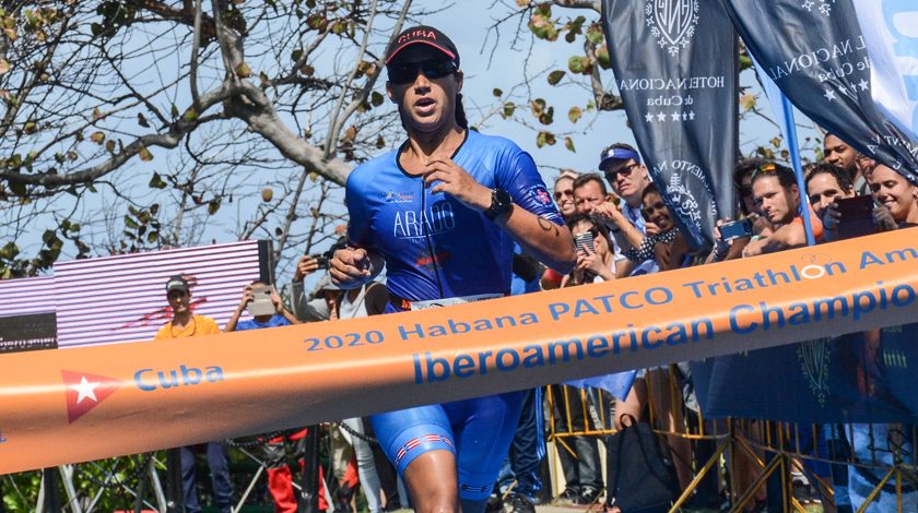  Isabel Cuéllar ganó el Campeonato Iberoamericano de Media Distancia en el VI Triatlón de La Habana