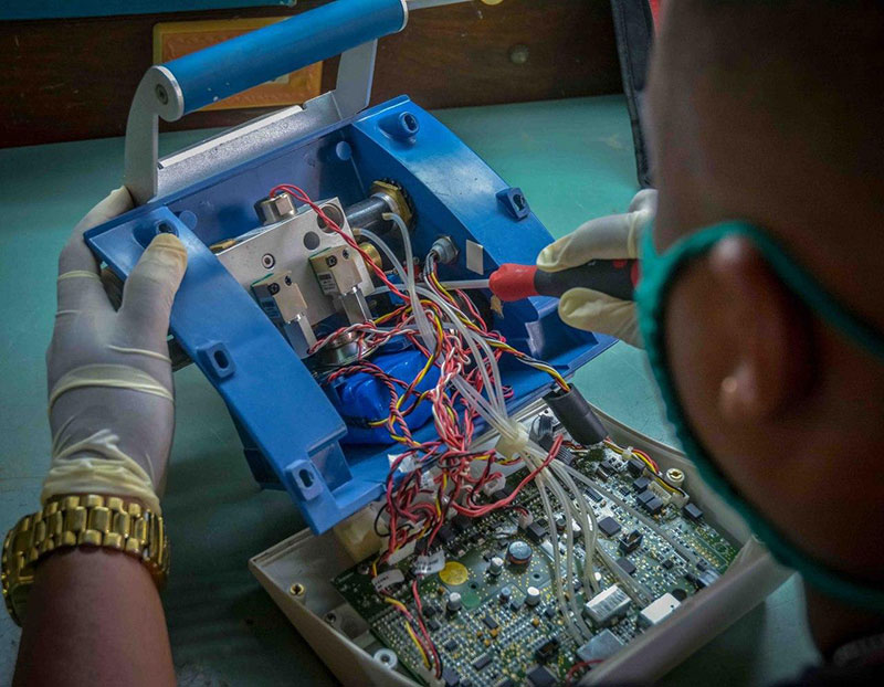 Pese al bloqueo, aportes relevantes de electromédicos en Cienfuegos 