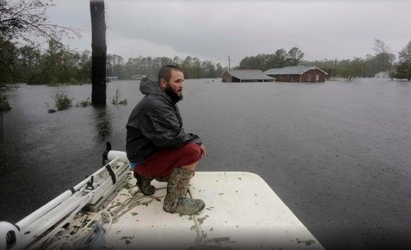 Inundaciones graves sucedieron en Carolina del Norte. Foto: Tom Copeland/AP.