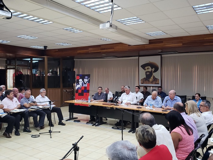 Presidente encabeza balance sobre resultados de política exterior cubana 