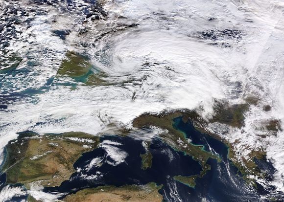 Friederike el 18 de enero, aproximadamente sobre el oeste de Alemania. Imagen de la NASA. Friederike el 18 de enero, aproximadamente sobre el oeste de Alemania. Imagen de la NASA.