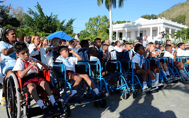 Niños de la escuela especial Amistad Cuba-Vietnam