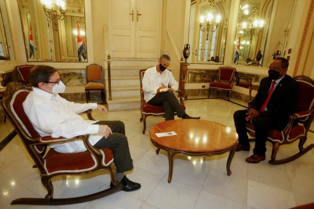 Intercambian Canciller cubano y Embajador de Etiopía 