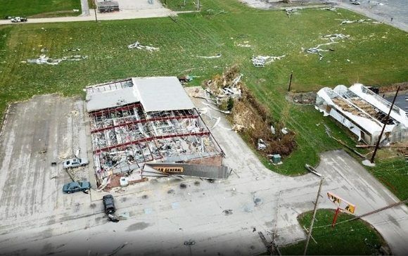 Beacon, vía AP. (FOTO 09) Desastre en Ohio por brote de tornados. Foto de Randy Roberts/The Courier, vía AP.