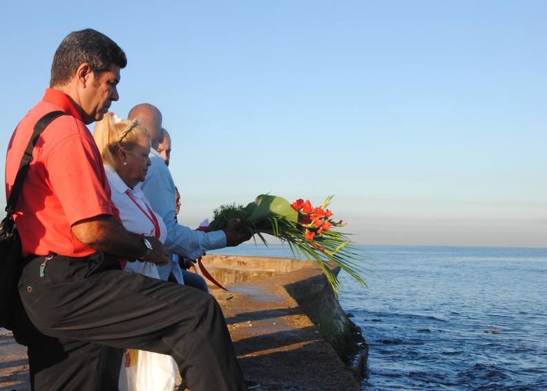 Comunistas y obreros del mundo rinden homenaje a Camilo