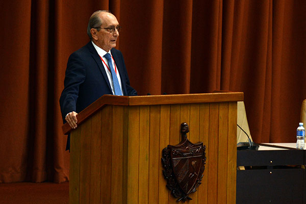 Doctor en Ciencias Jurídicas Rodolfo Dávalos
