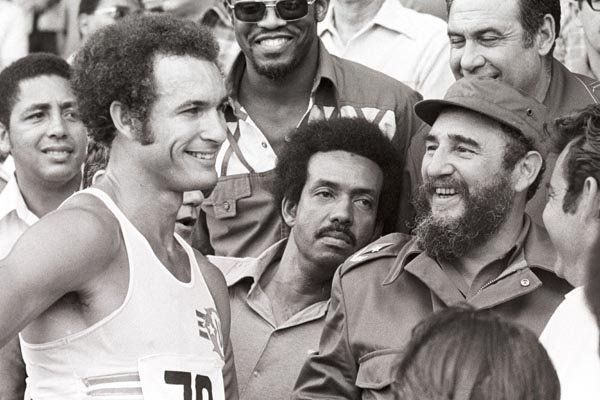 Fidel con deportistas cubanos