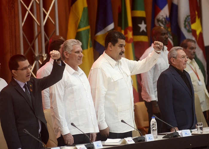 Miguel Díaz Canel, Raúl Castro, Nicolás Maduro y otros integrantes en la Cumbre ALBA-TCP