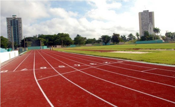 Lista la nueva pista de atletismo de Camagüey. Foto: Colaborador de JIT