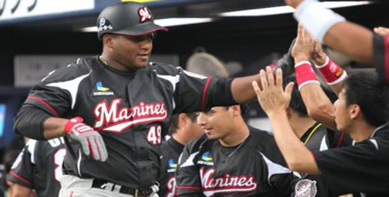 Cubanos apuntalan al SoftBank en liga japonesa de béisbol