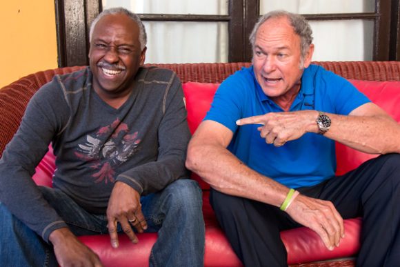 Juantorena junto a Newhouse en La Habana Juantorena junto a Newhouse en La Habana