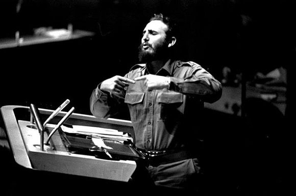 Pronunciando su histórico discurso durante el XV Período de Sesiones de la Asamblea General de la ONU. Foto: Oficina de Asuntos Históricos del Consejo de Estado