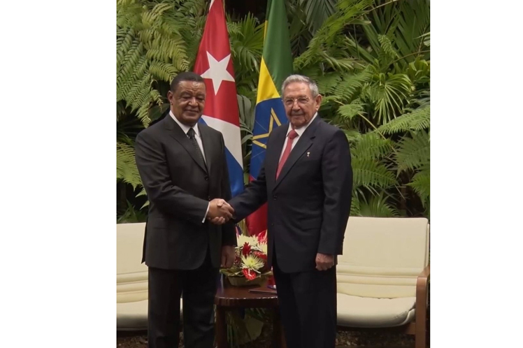 Presidente de Etiopía, Mulatu Teshome Wirtu junto a Raúl Castro. Presidente de Etiopía, Mulatu Teshome Wirtu junto a Raúl Castro.