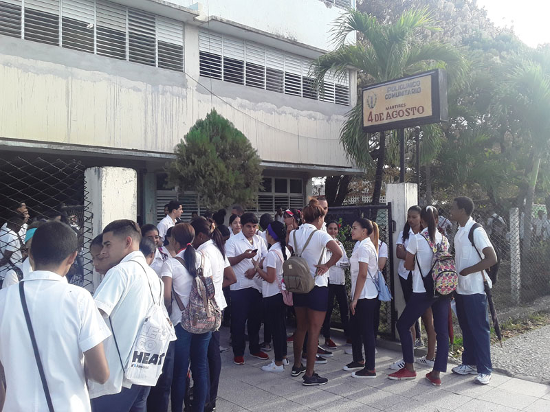 Apoyan estudiantes de medicina pesquisaje activo en Guantánamo por la COVID-19 