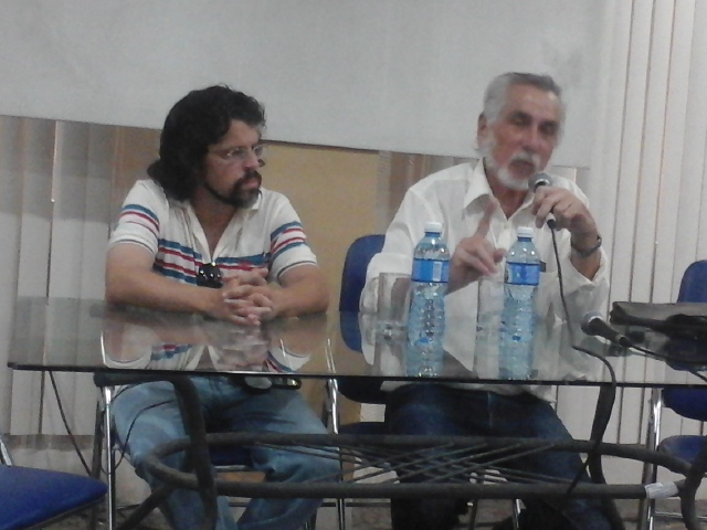 El ensayista Emmanuel Tornés y el narrador Raúl Flores Iriarte