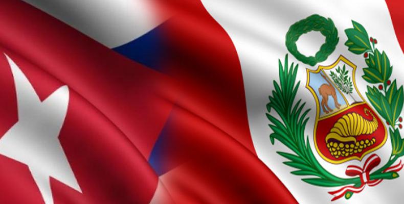 banderas de Cuba y Perú