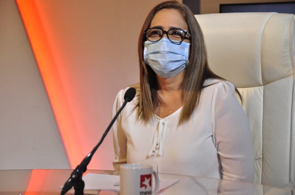 La titular expuso que dentro de la actualización del sistema tributario se garantizan los niveles de recaudación en este sector. Foto: Roberto Garaicoa. La titular expuso que dentro de la actualización del sistema tributario se garantizan los niveles de recaudación en este sector. Foto: Roberto Garaicoa.