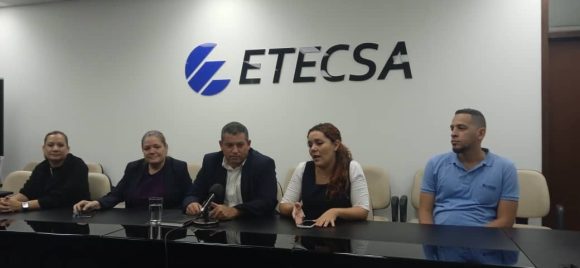 ETECSA implementa un plan específico para los estudiantes universitarios. Foto: Cubadebate ETECSA implementa un plan específico para los estudiantes universitarios. Foto: Cubadebate