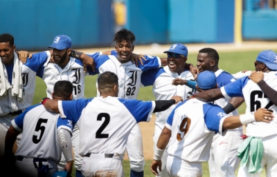 Industriales festeja metamorfosis en béisbol de Cuba 
