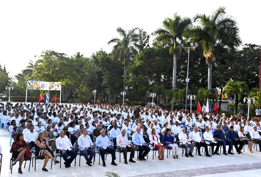 Preside Díaz-Canel acto por 60 años de colaboración médica 