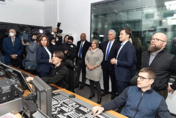 Díaz-Canel visita los estudios de RT en Moscú 