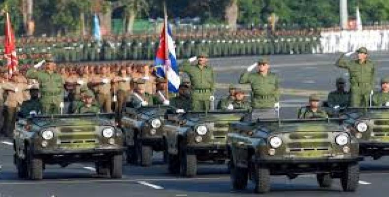 Anterior desfile militar en La Habana, Cuba