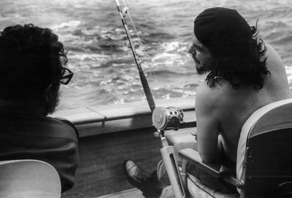 Fidel y el Che en el torneo de pesca de la aguja Ernest Hemingway (1960). Foto: Alberto Korda.