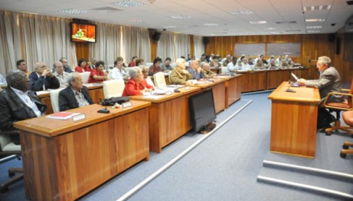 Consejo de Ministros de Cuba, presidido por Raúl Castro, aprueba acuerdos sobre informatización y otros temas