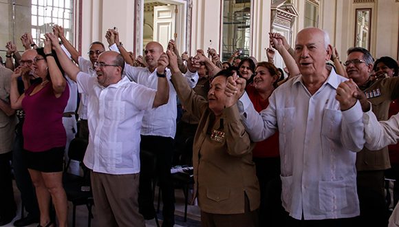 Presentación de la colección de DVD por los 20 años de la Mesa Redonda.