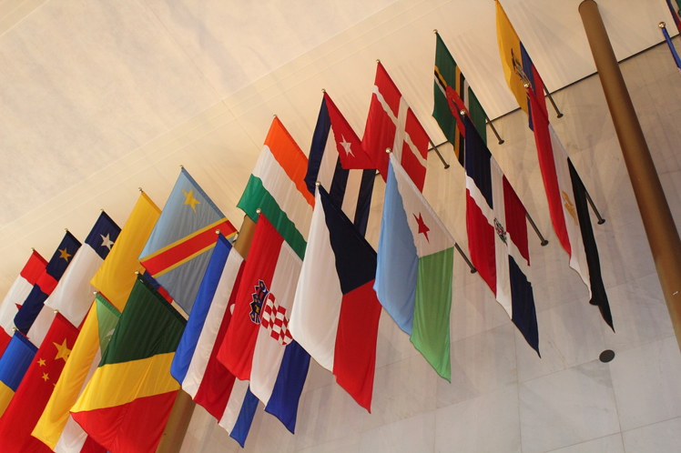 Banderas expuestas en el Centro Kennedy de EE.UU. abrazará la cultura cubana
