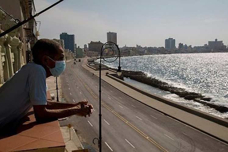 Mirando al horizonte Mirando al horizonte