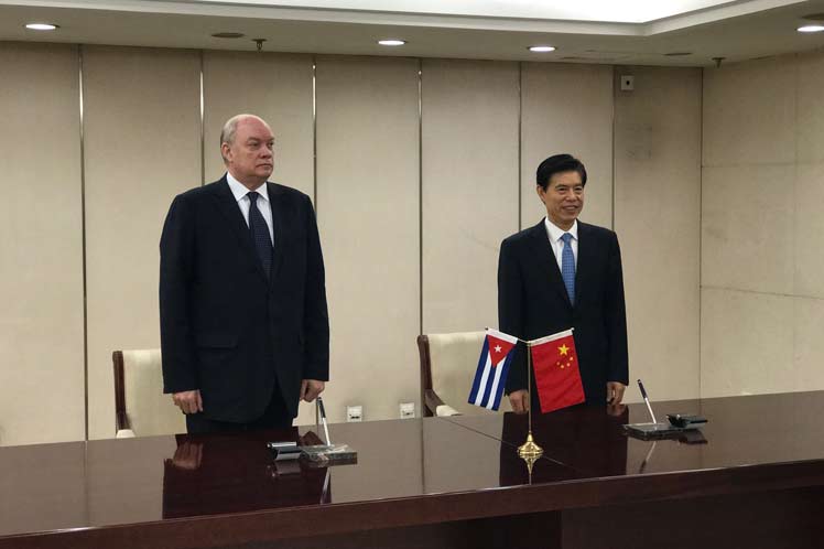Ministros de Comercio de China y Cuba pactan ahondar cooperación
