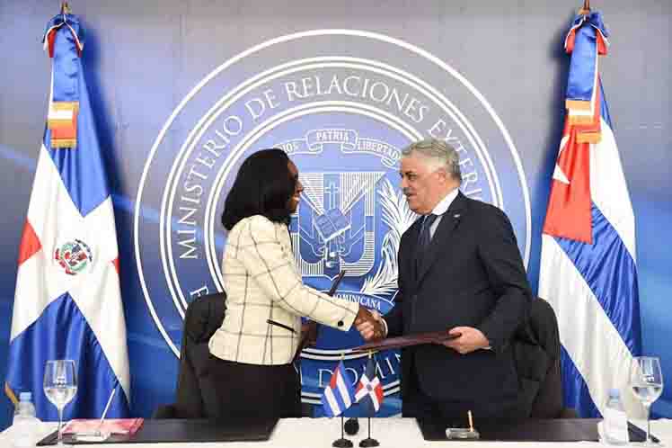 República Dominicana y Cuba formalizan diálogo para negociar acuerdo República Dominicana y Cuba formalizan diálogo para negociar acuerdo