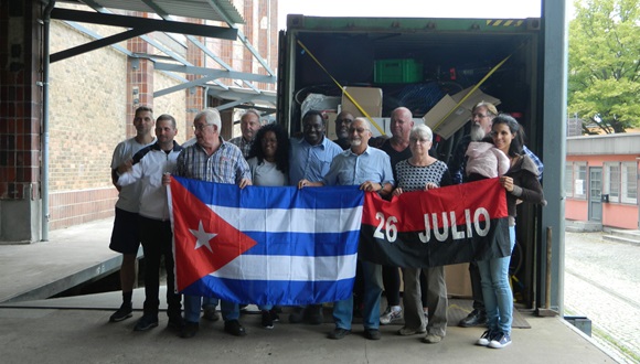 Uno de tantos contenedores completado por el Grupo Cubasí. Foto: Embacuba Alemania Uno de tantos contenedores completado por el Grupo Cubasí. Foto: Embacuba Alemania