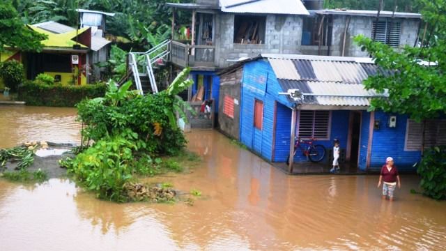 Zonas bajas de Baracoa bajo las aguas