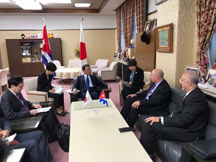 Morales Ojeda se reunió con el viceprimer ministro de Japón, Taro Aso