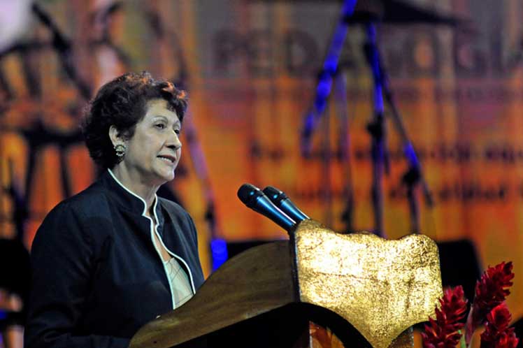 ministra de Educación de Cuba, Ena Elsa Velázquez