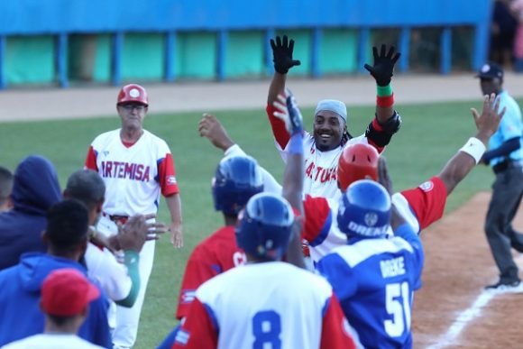 Estrellas de Cuba vencen a México