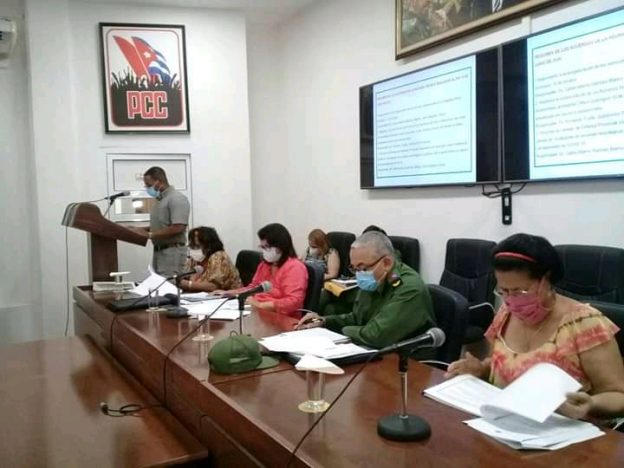 Momentos de la reunión de este martes del Consejo de Defensa Provincial de La Habana. Foto: Ricardo Gómez/Radio Metropolitana.