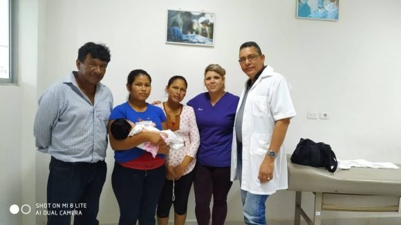 Familia de  Fernando Díaz Cejas, y médicos