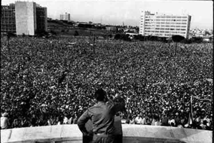 Fidel en la Plaza de la Revolución durante la Segunda Declaración de La Habana