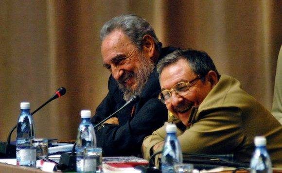 Fidel y Raúl en la Asamblea Nacional . Foto: Ismael Francisco / Cubadebate