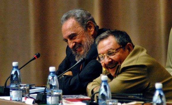 Fidel y Raúl en la Asamblea Nacional . Foto: Ismael Francisco / Cubadebate